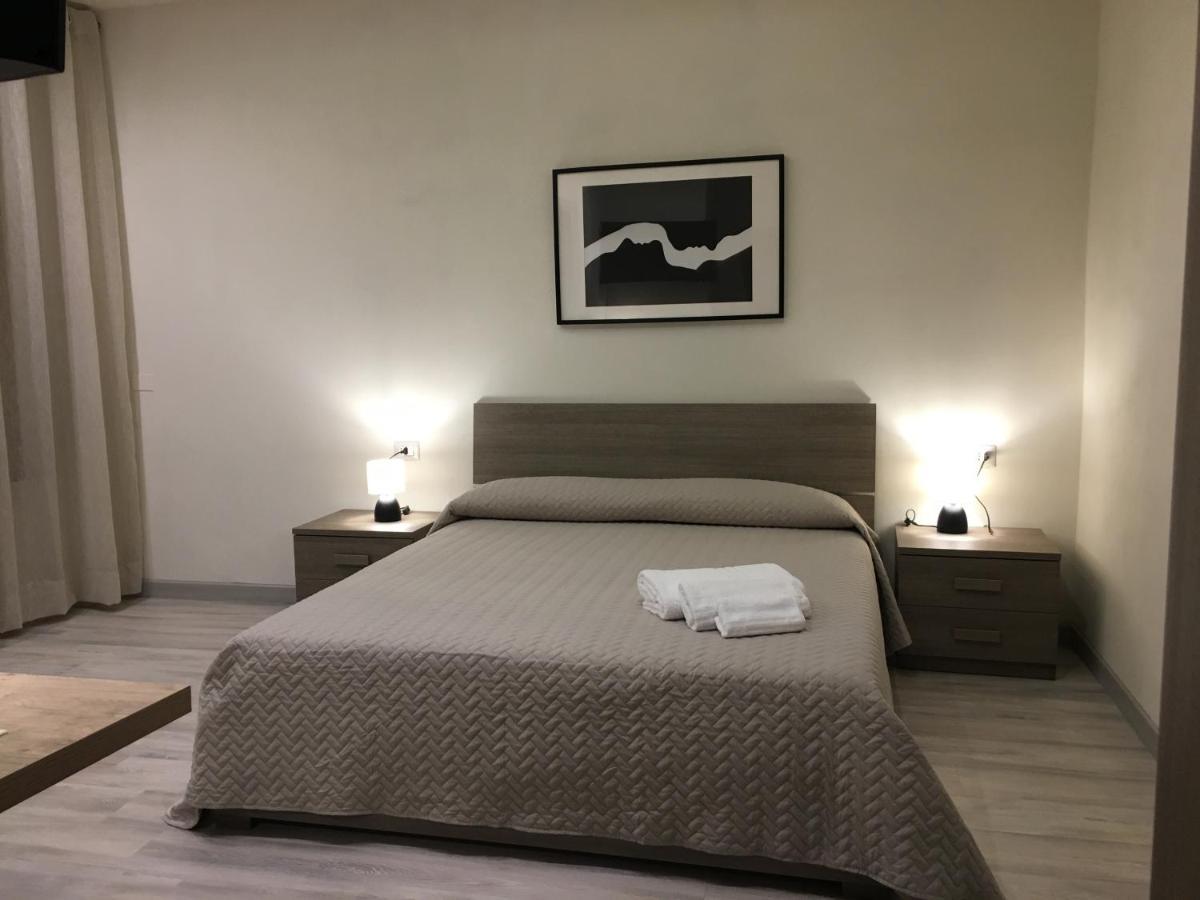 ラ・マッダレーナ Dimora Conte Bed & Breakfast エクステリア 写真